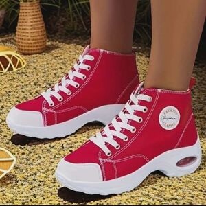 Red and White High-Top Sneakers 37 New